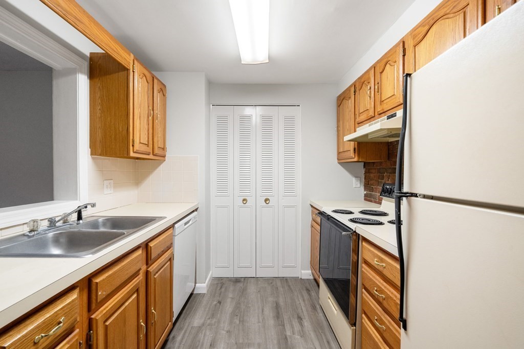 65 Greentree Lane # 32