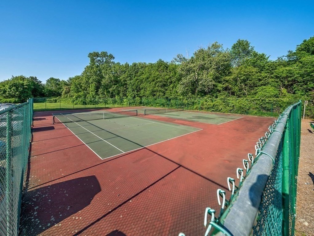 65 Greentree Lane # 32