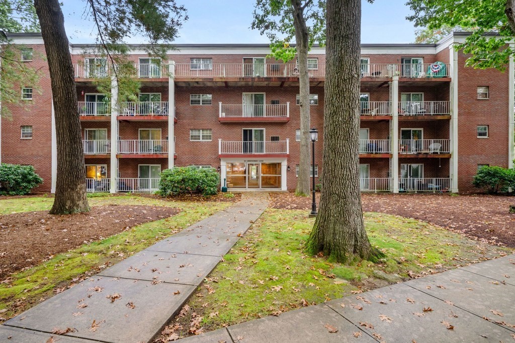 65 Greentree Lane # 32