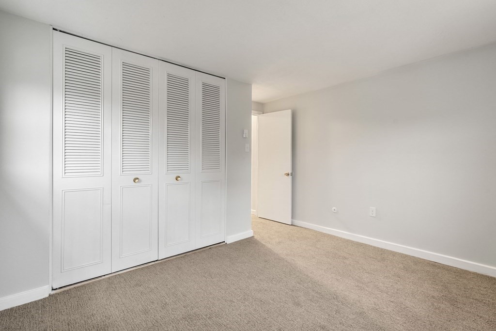 65 Greentree Lane # 32