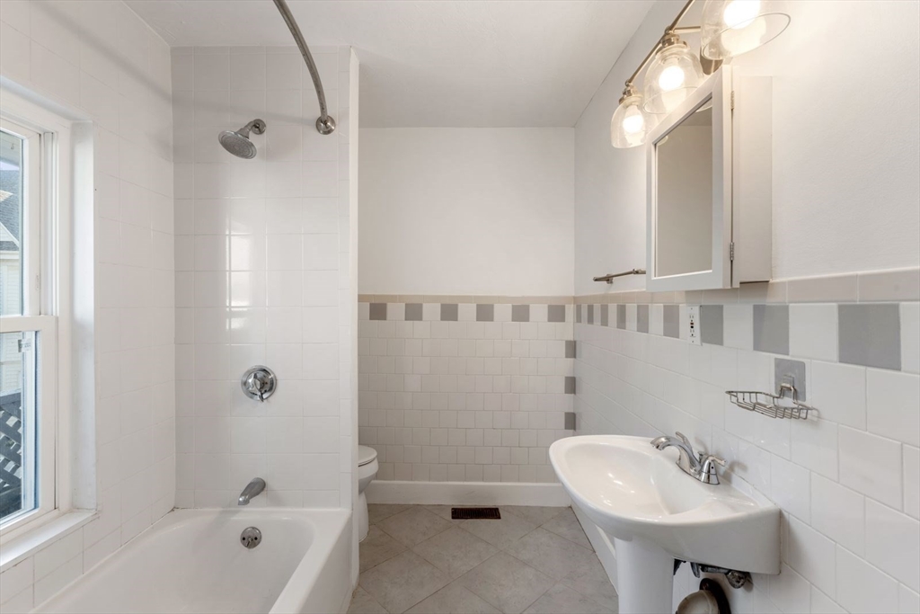 2-4 Denvir Street # 3