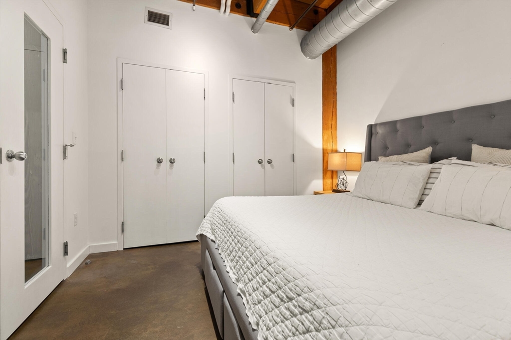 9 W Broadway # 309