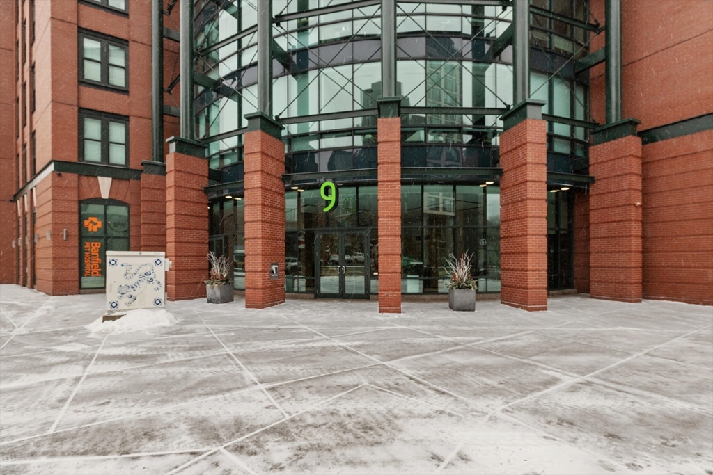 9 W Broadway # 309