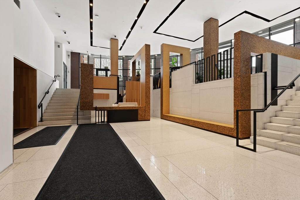 9 W Broadway # 309