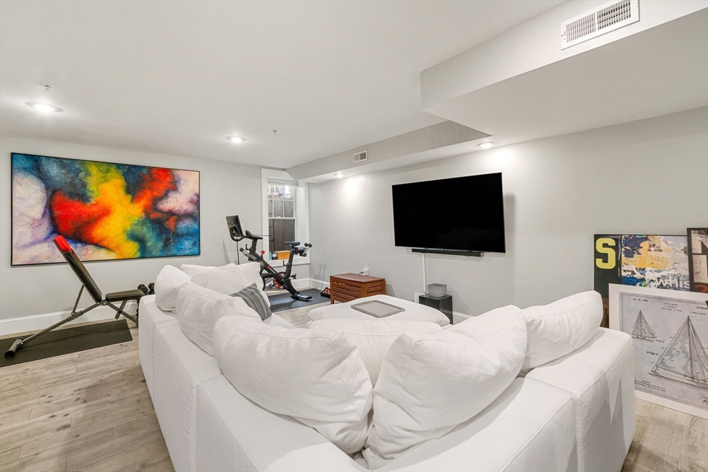 55 Hutchings Street # 4