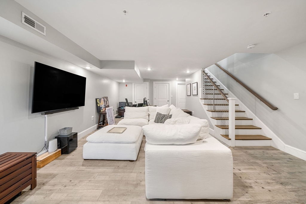 55 Hutchings Street # 4