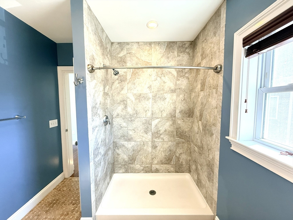 4 Woodworth Street # 2