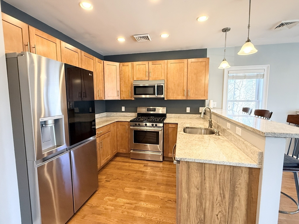 4 Woodworth Street # 2