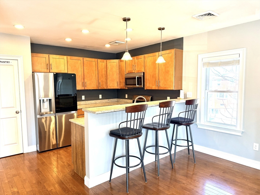 4 Woodworth Street # 2