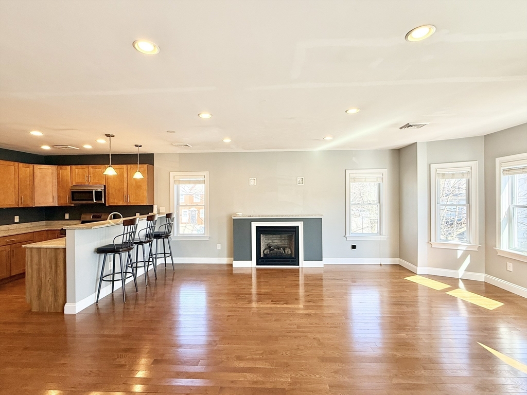 4 Woodworth Street # 2