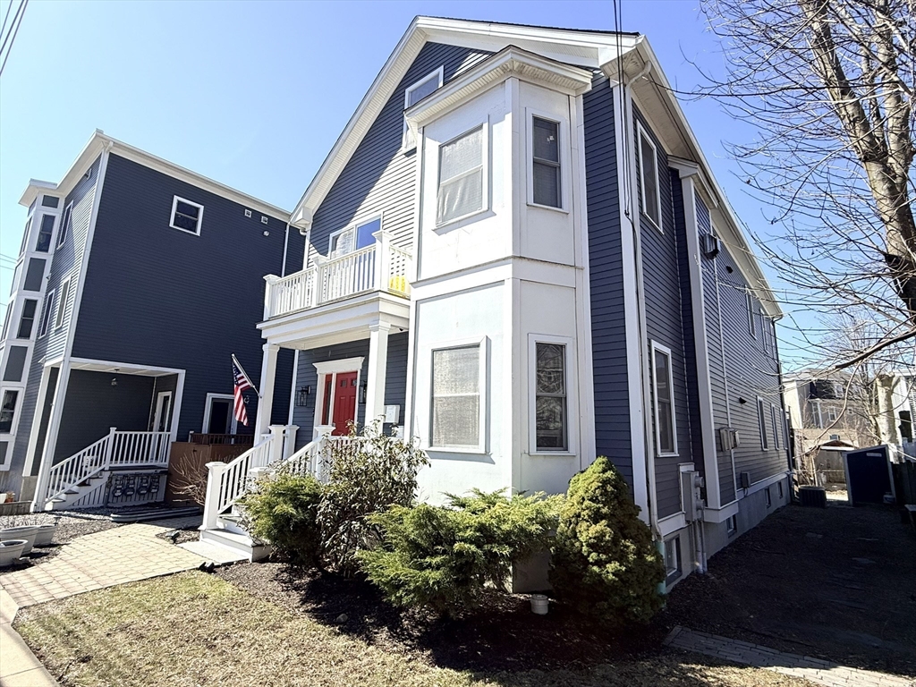 4 Woodworth Street # 2