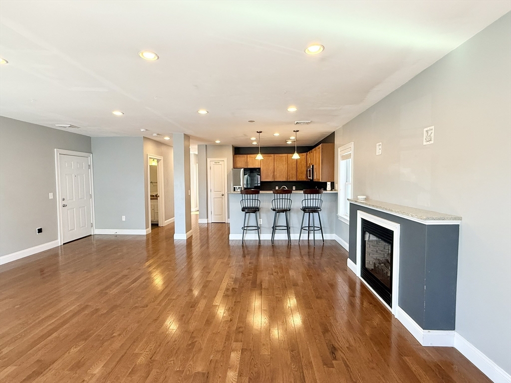 4 Woodworth Street # 2