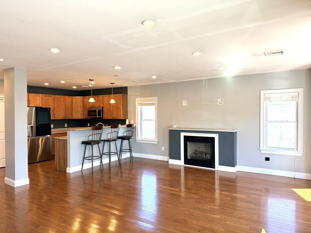 4 Woodworth Street # 2