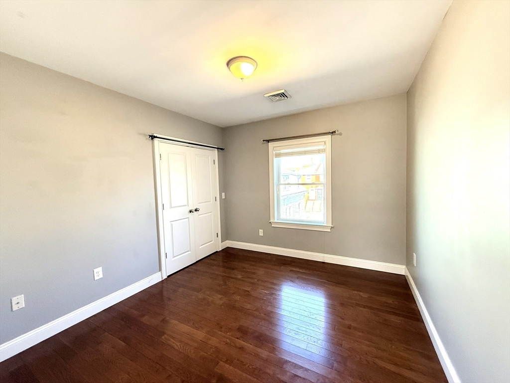 4 Woodworth Street # 2