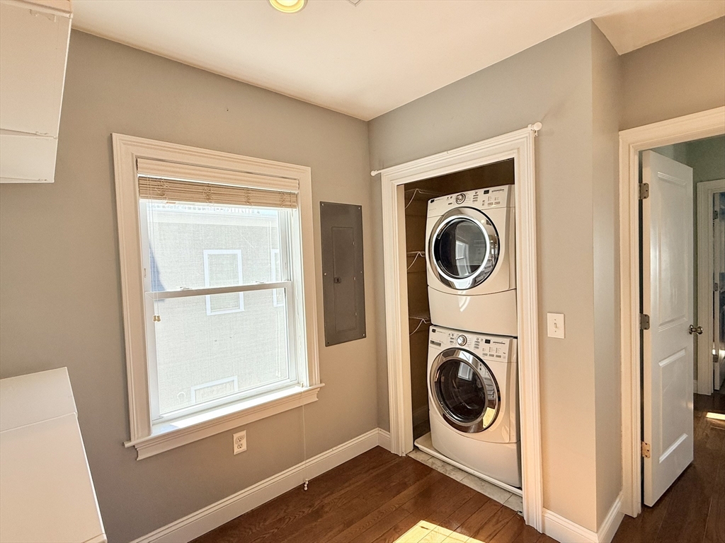 4 Woodworth Street # 2