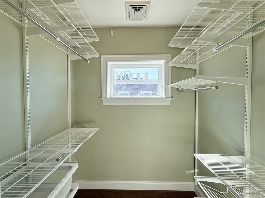 4 Woodworth Street # 2