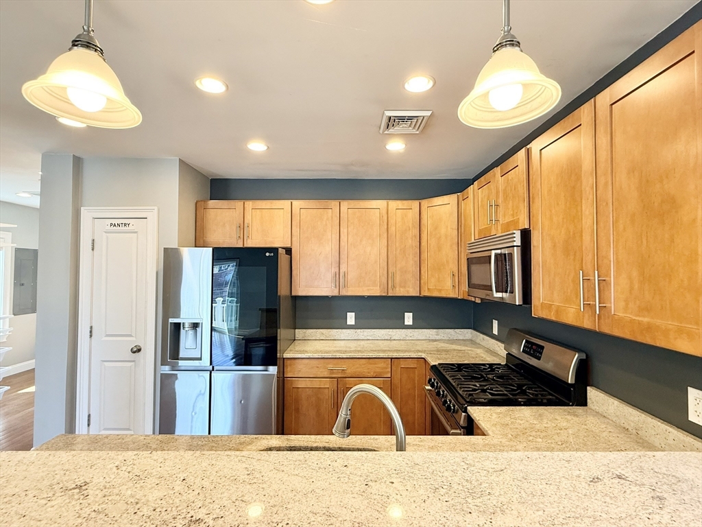 4 Woodworth Street # 2