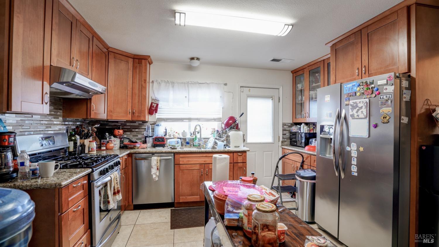 3795 Golden Gate Ave