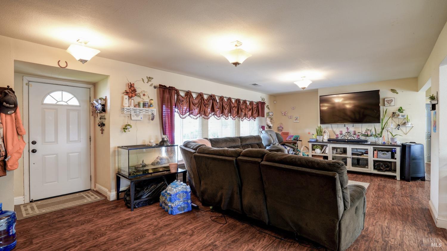 3795 Golden Gate Ave