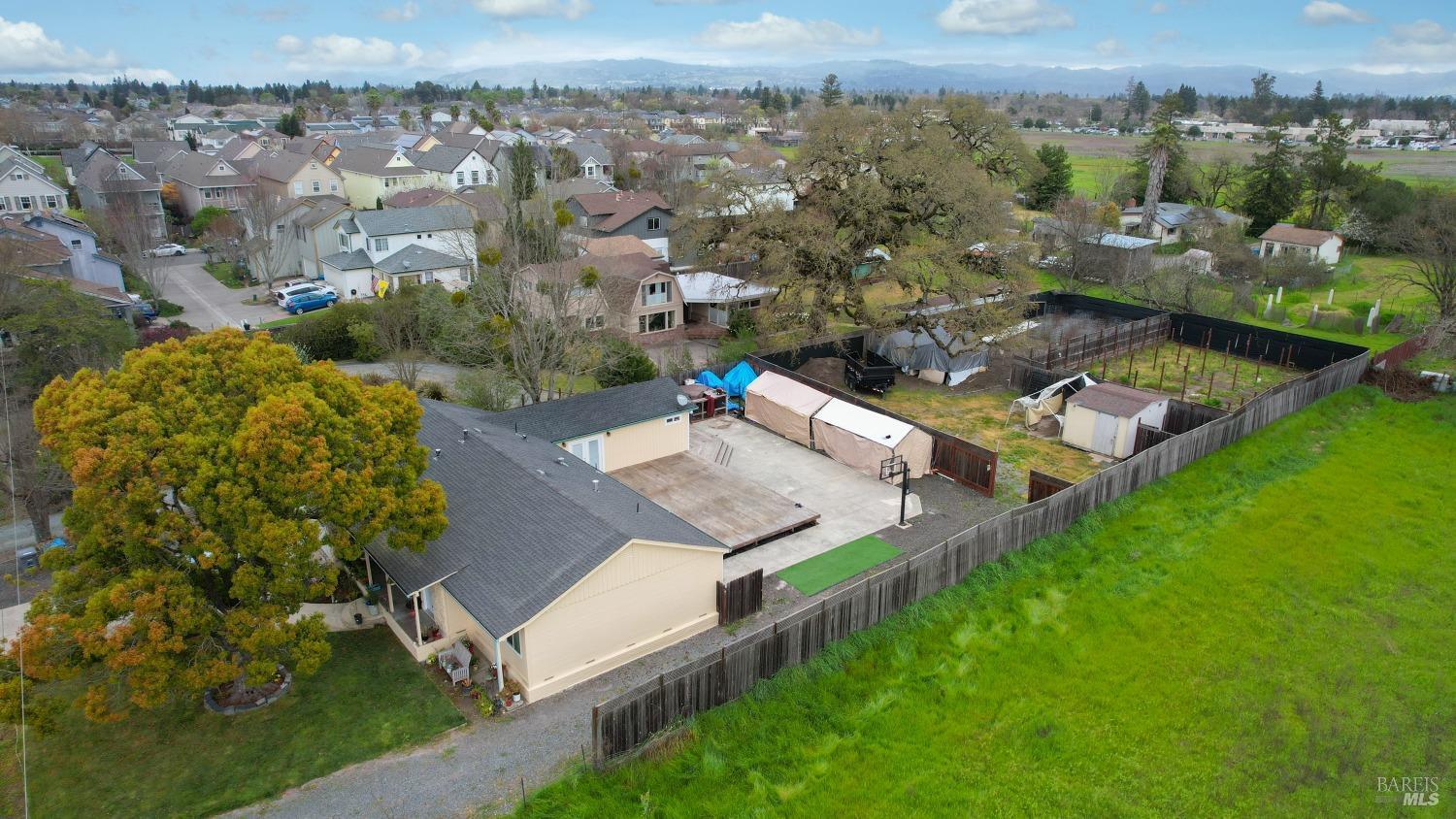 3795 Golden Gate Ave
