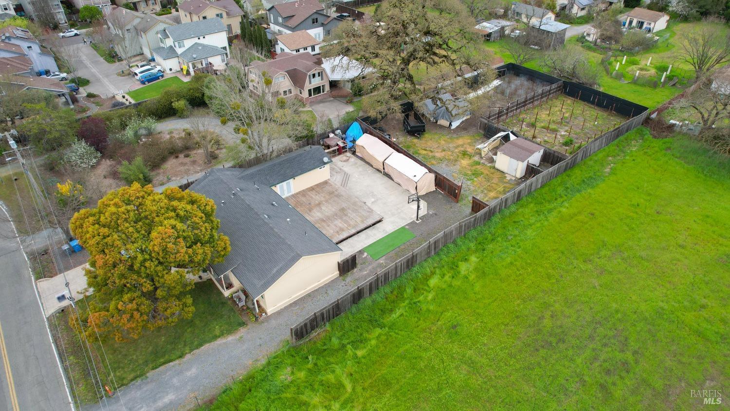 3795 Golden Gate Ave