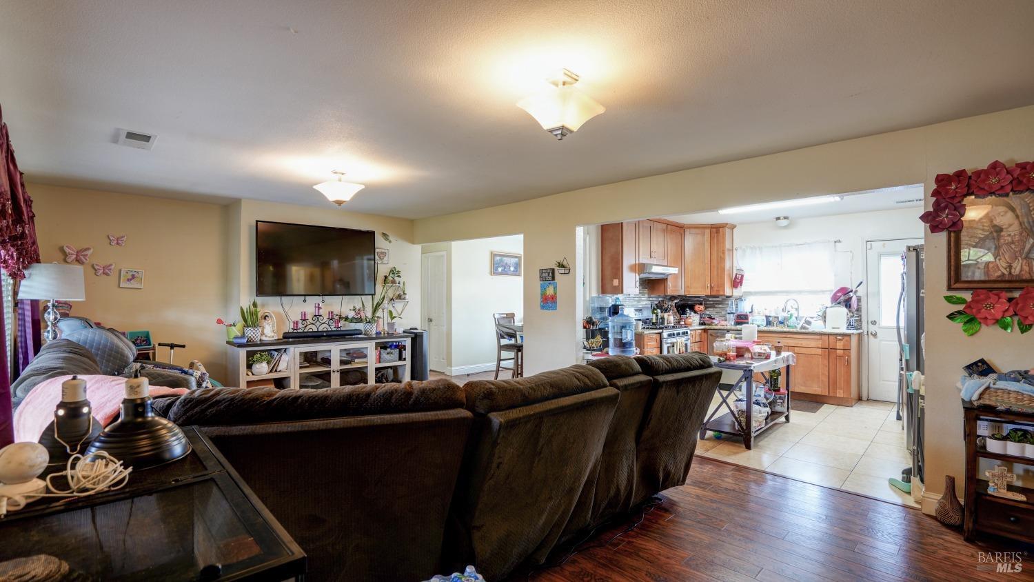 3795 Golden Gate Ave