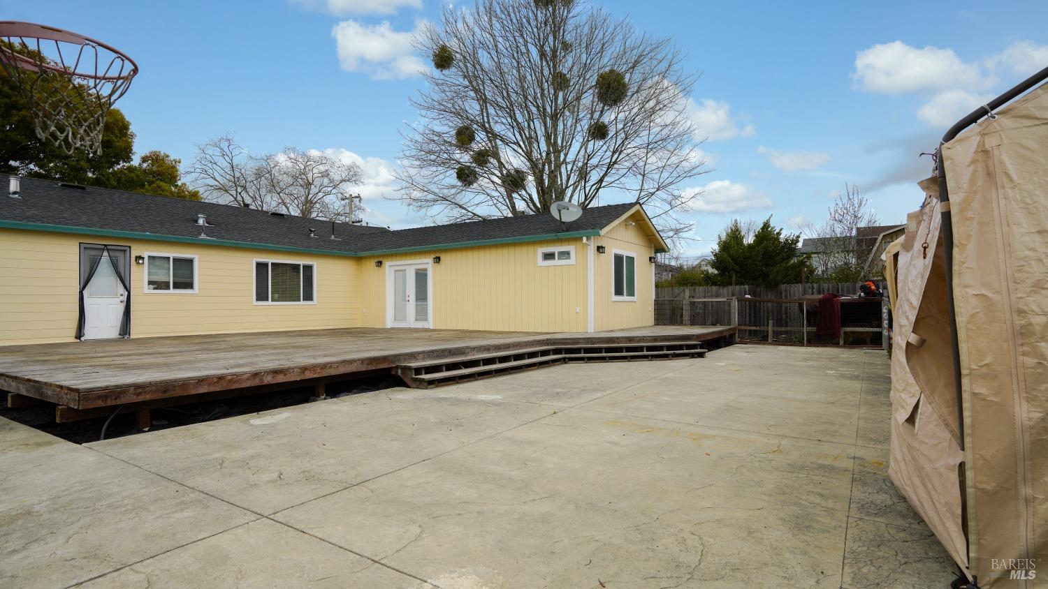 3795 Golden Gate Ave