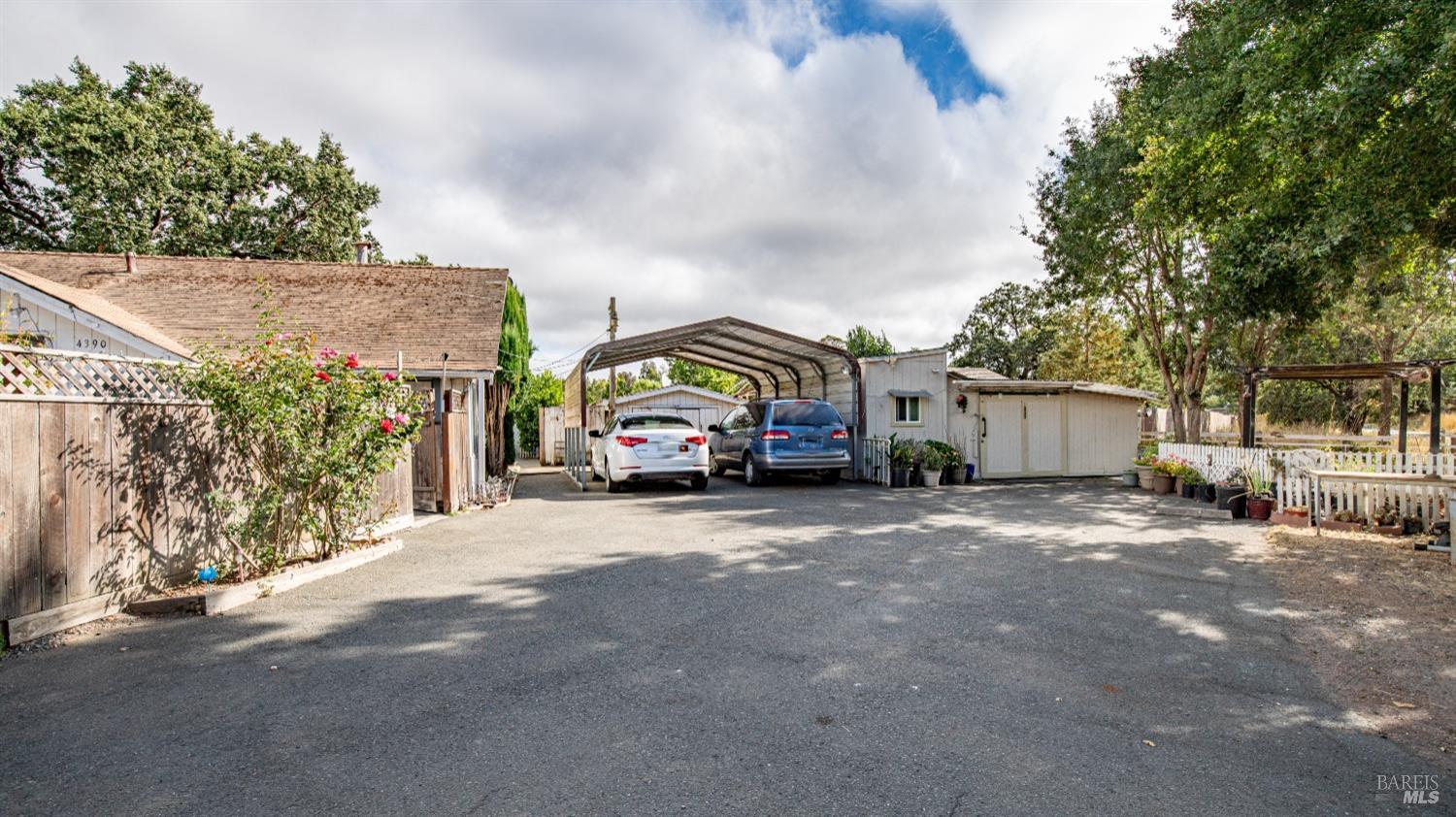 4390 Sebastopol Rd