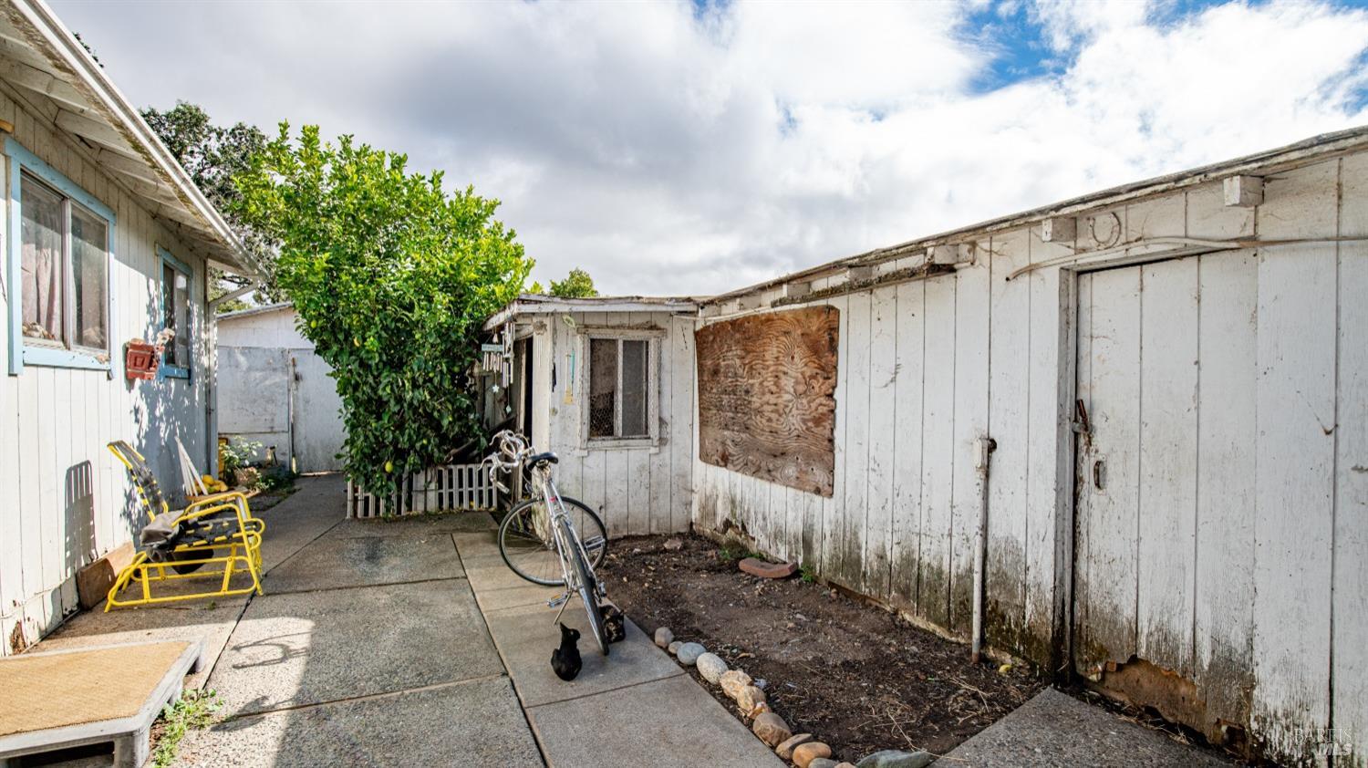 4390 Sebastopol Rd
