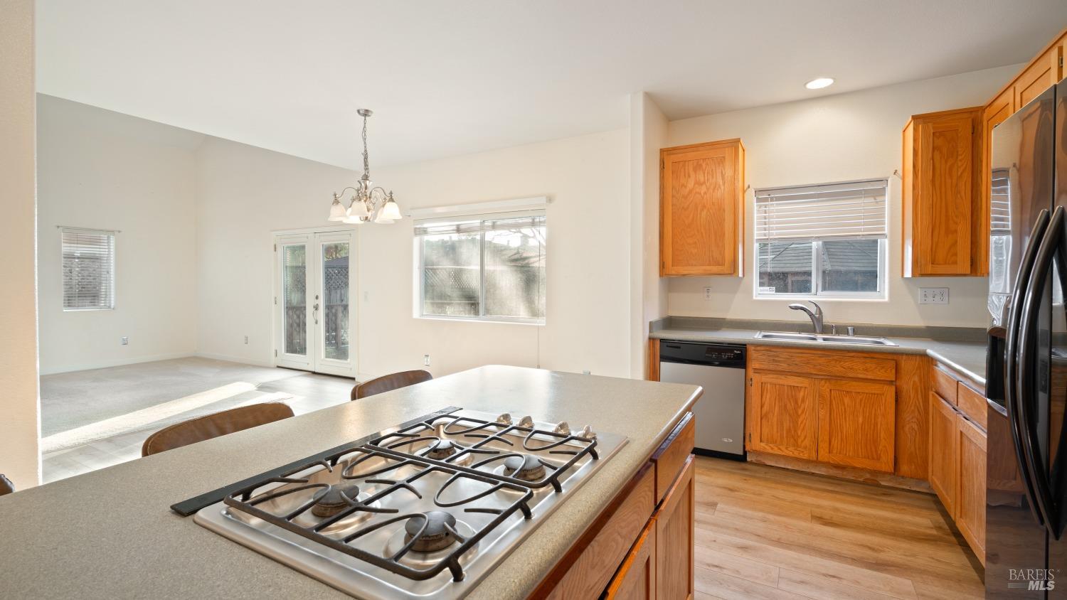 1351 Peterson Ln