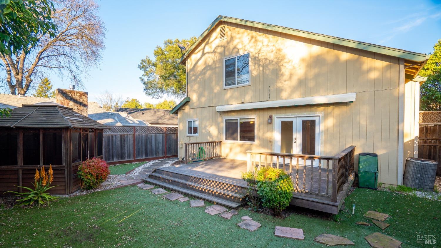 1351 Peterson Ln