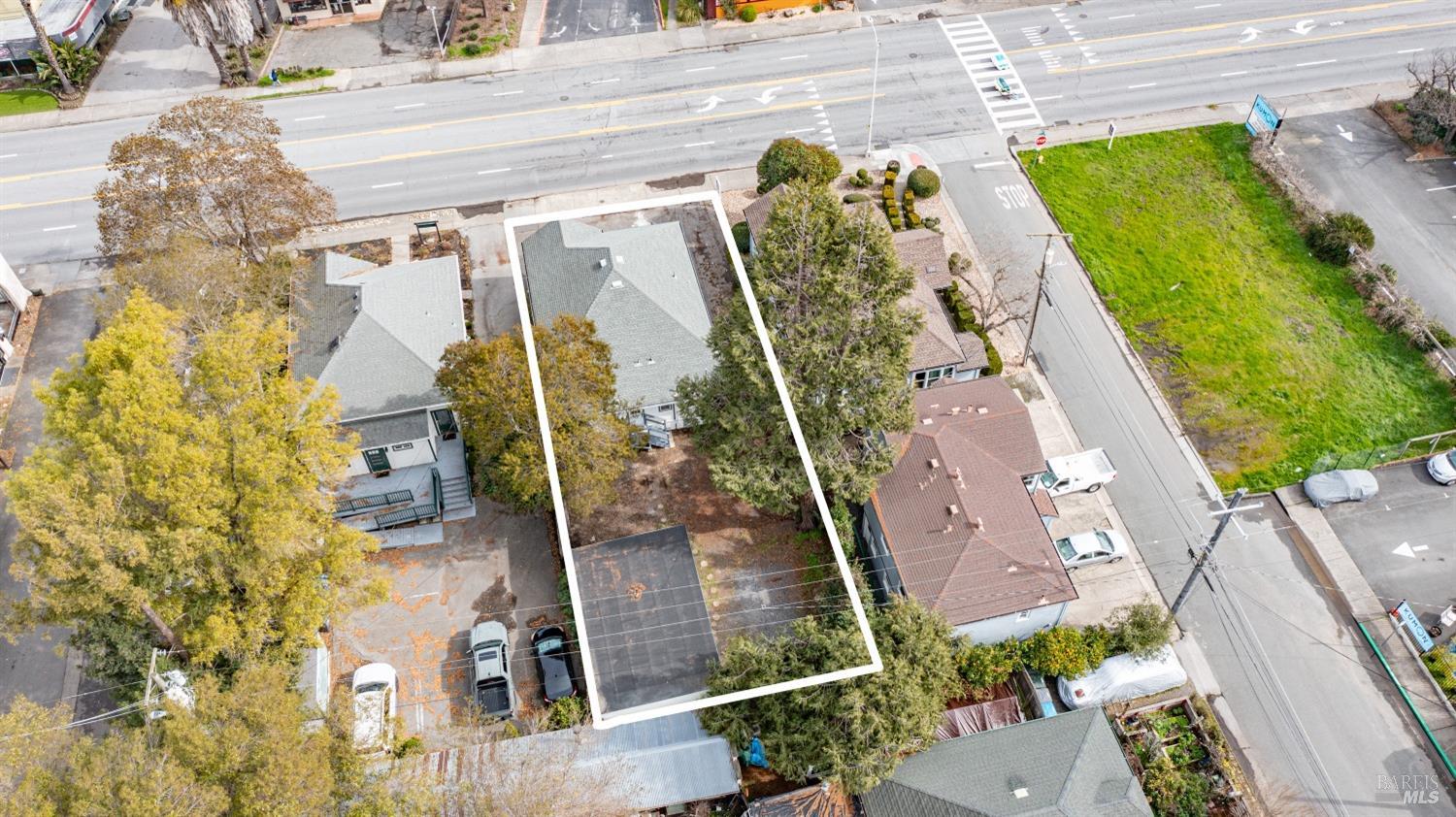 805 Petaluma Blvd N