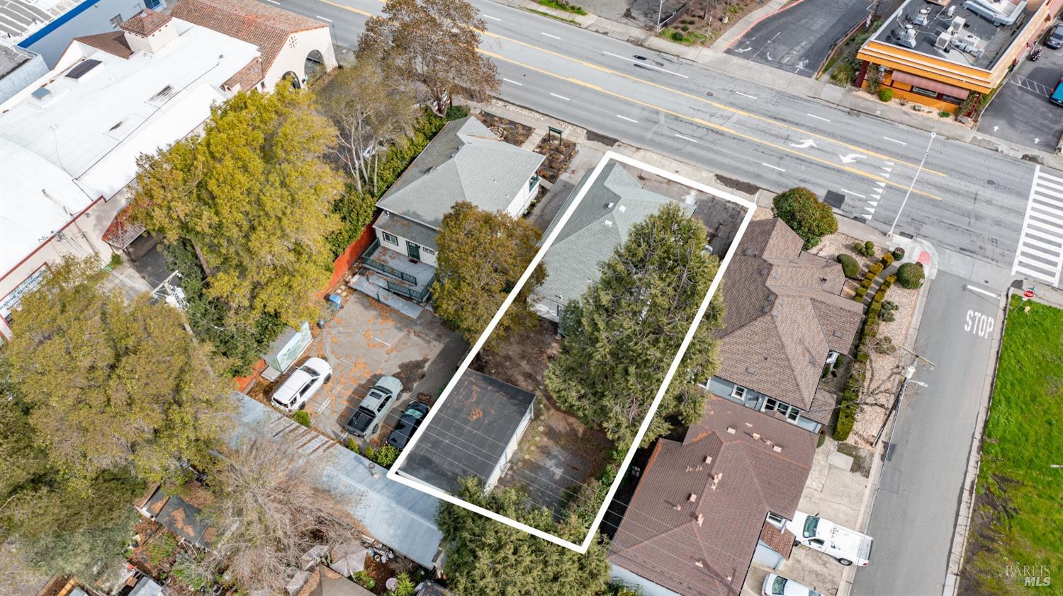 805 Petaluma Blvd N