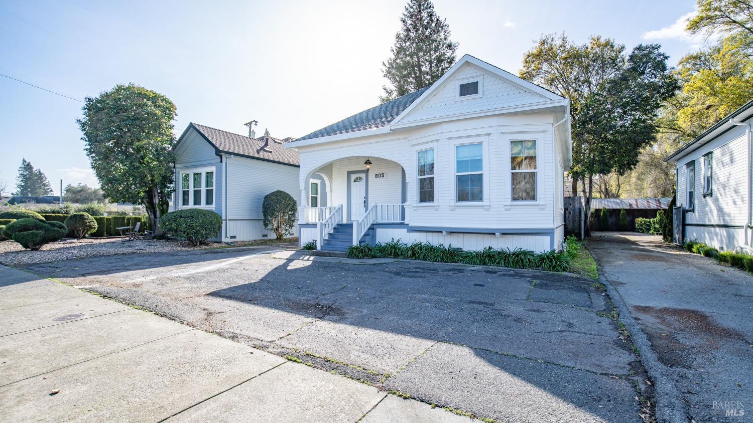 805 Petaluma Blvd N