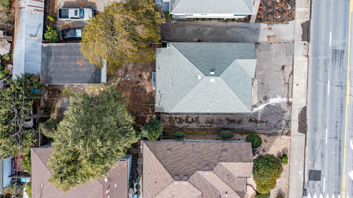 805 Petaluma Blvd N