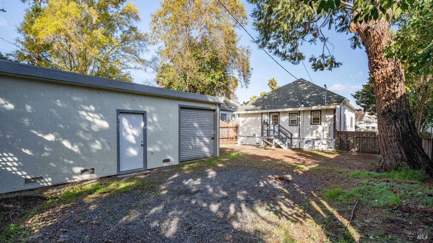 805 Petaluma Blvd N