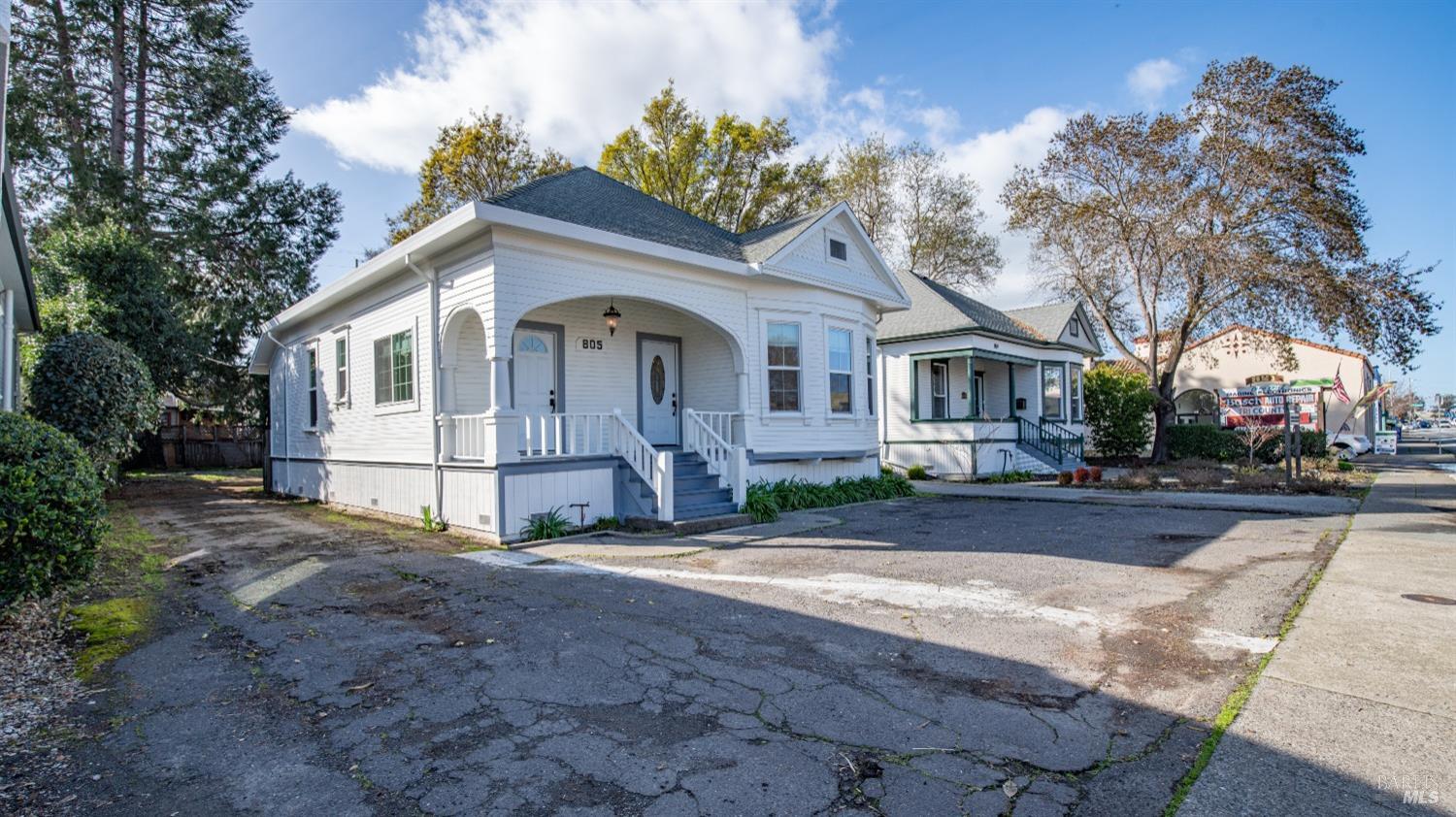 805 Petaluma Blvd N