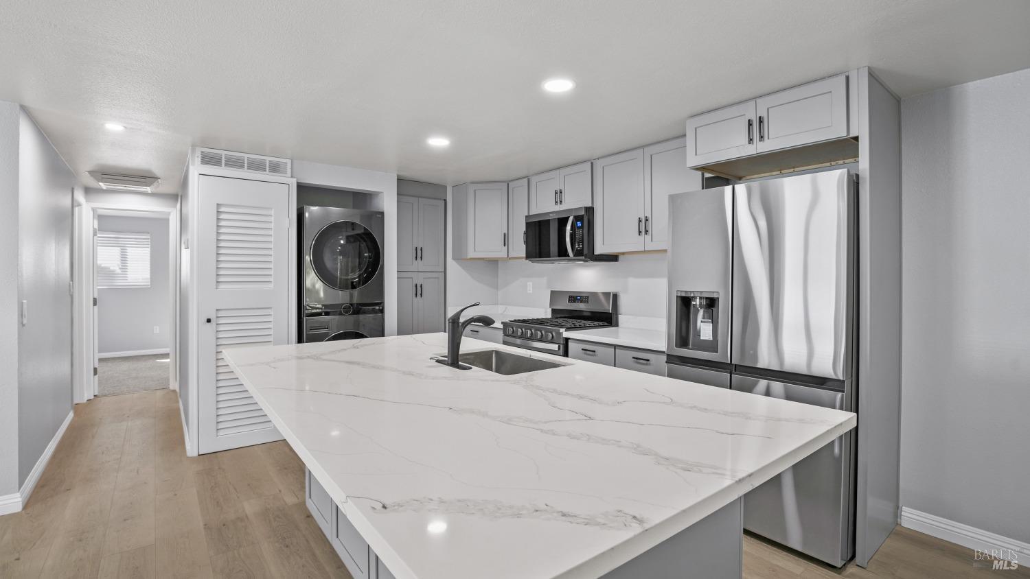 110 Ensenada Dr