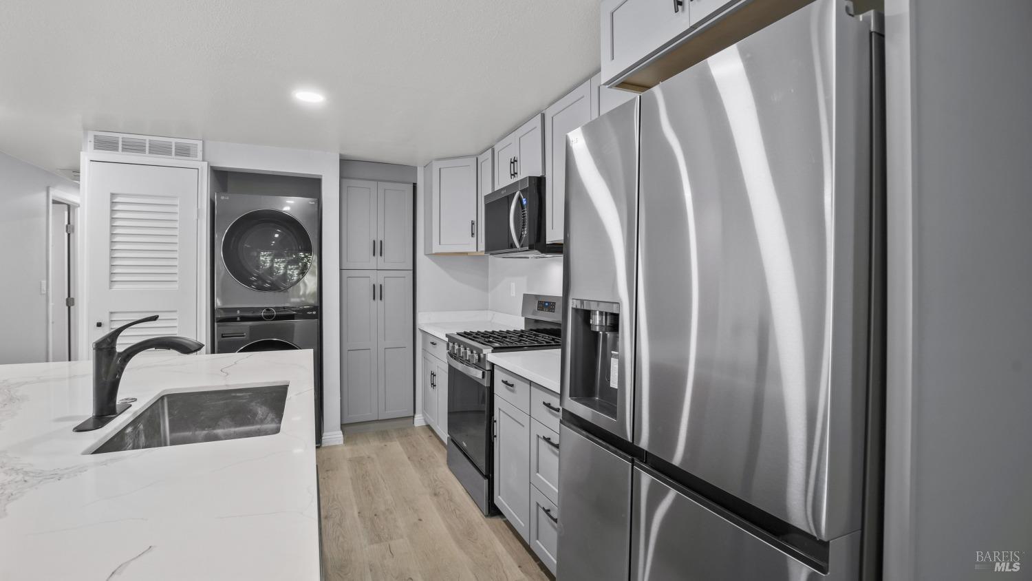 110 Ensenada Dr