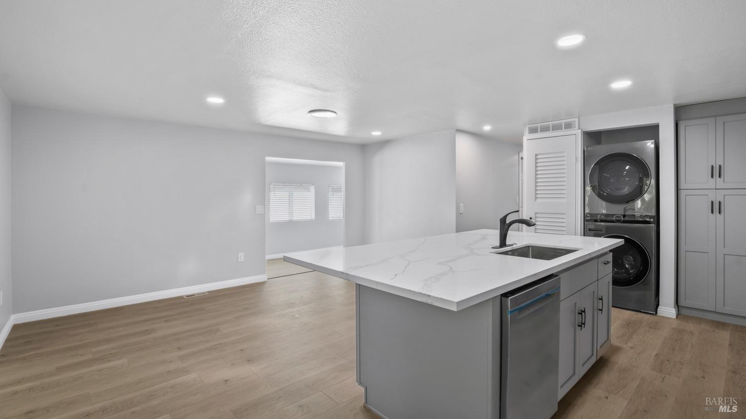 110 Ensenada Dr
