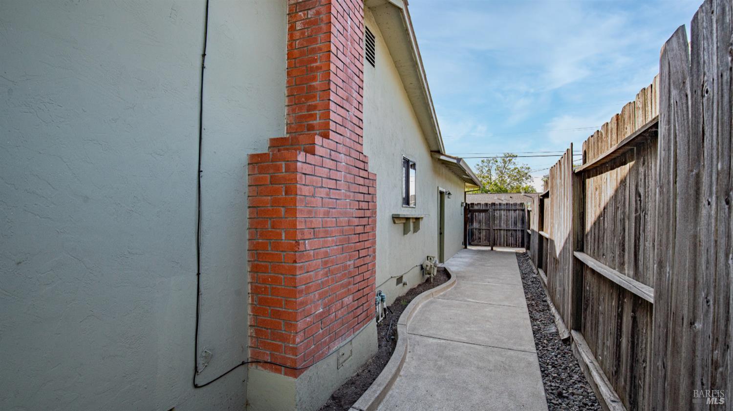 467 Alta Ave