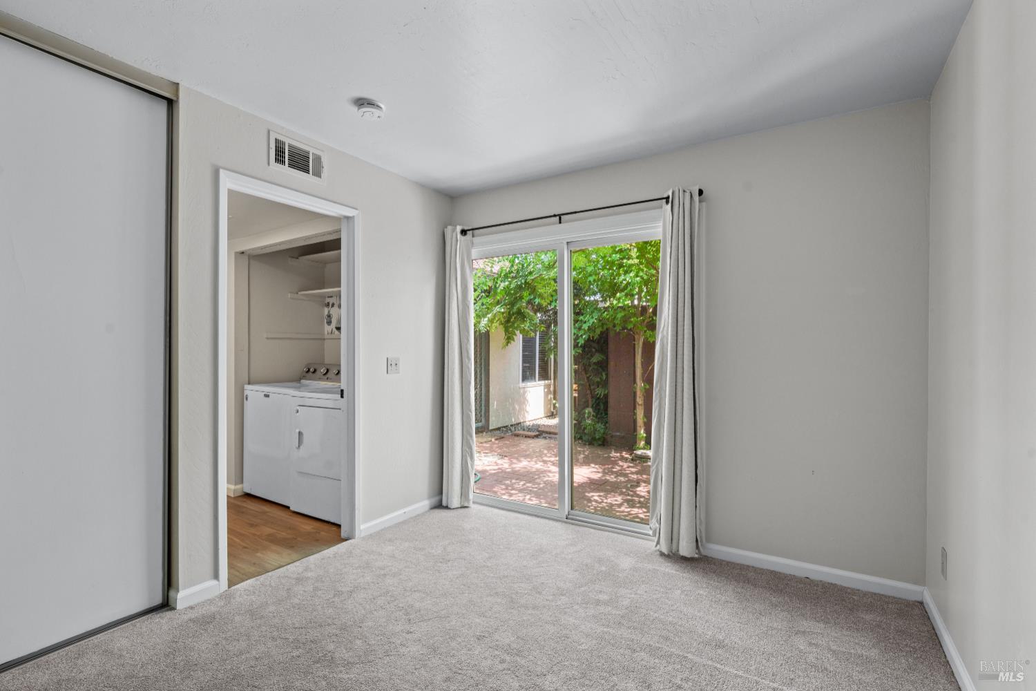 211 Fairoaks Dr