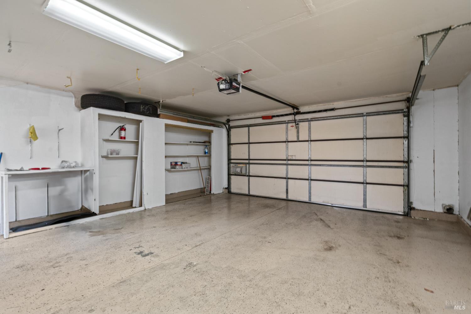 211 Fairoaks Dr