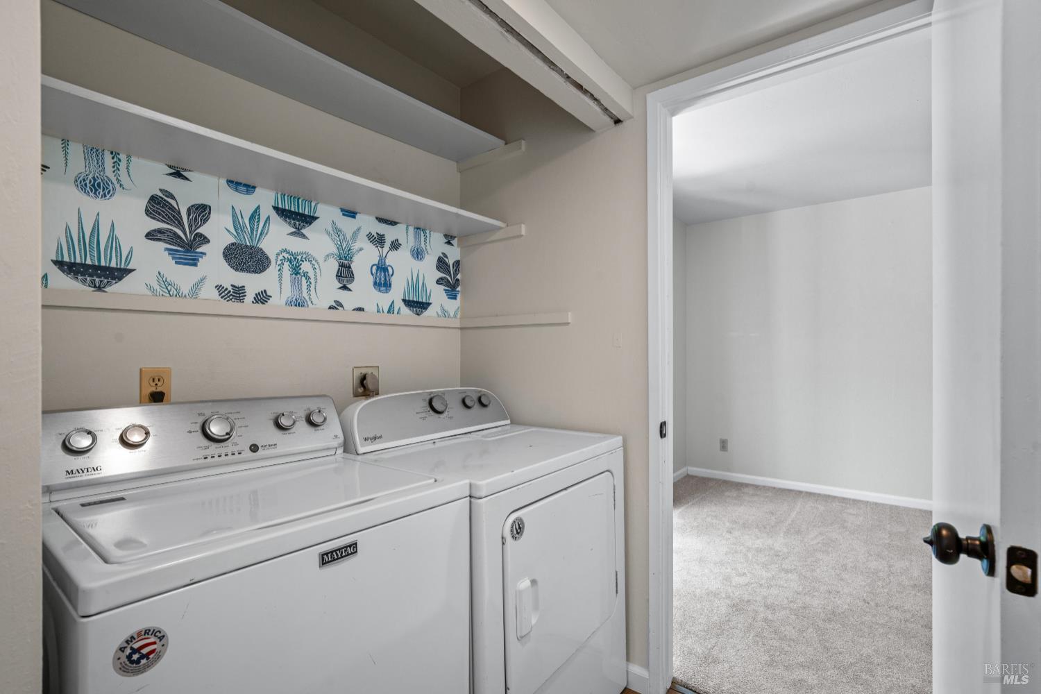 211 Fairoaks Dr