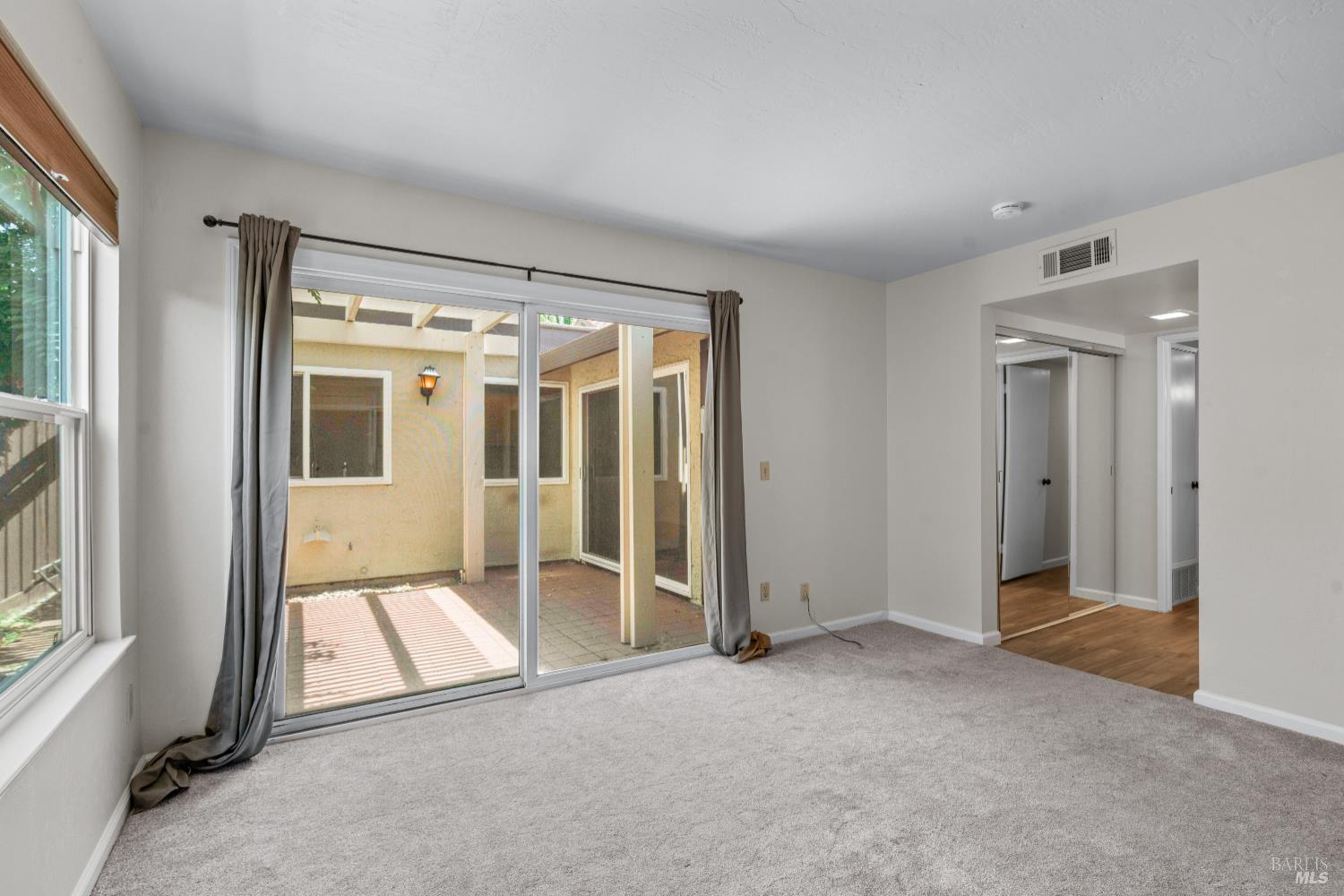 211 Fairoaks Dr