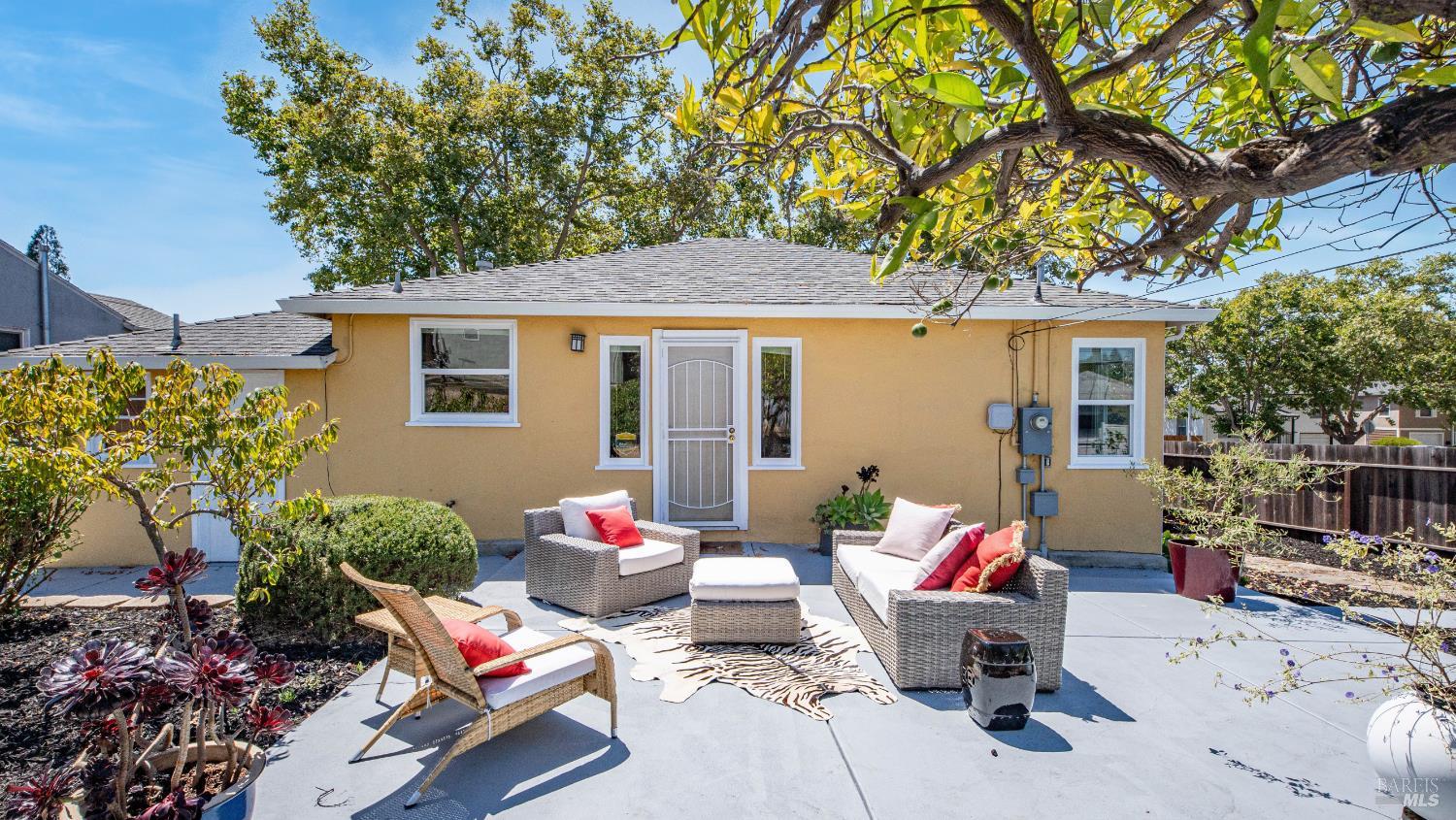 46 Hermosa Ave