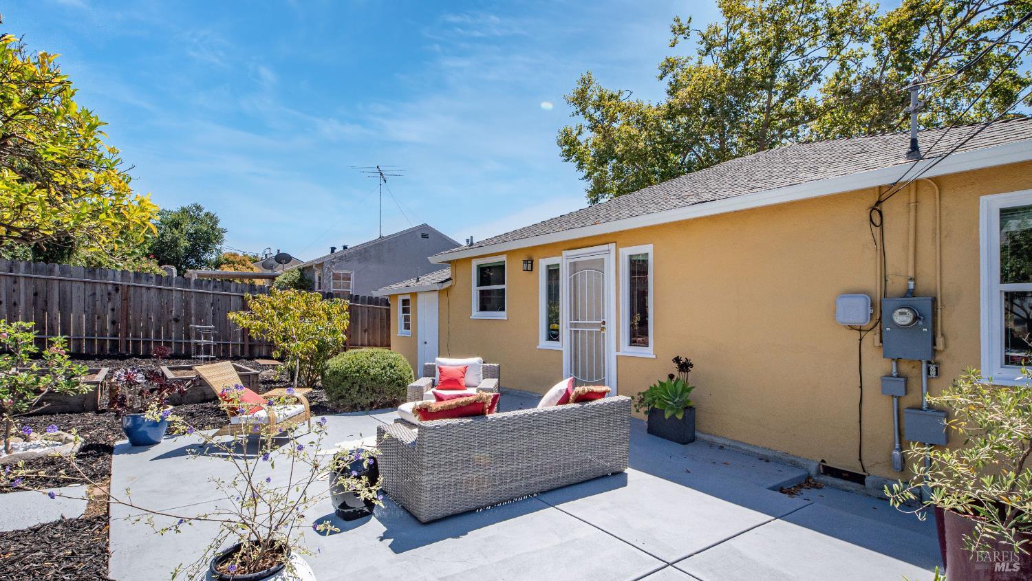 46 Hermosa Ave