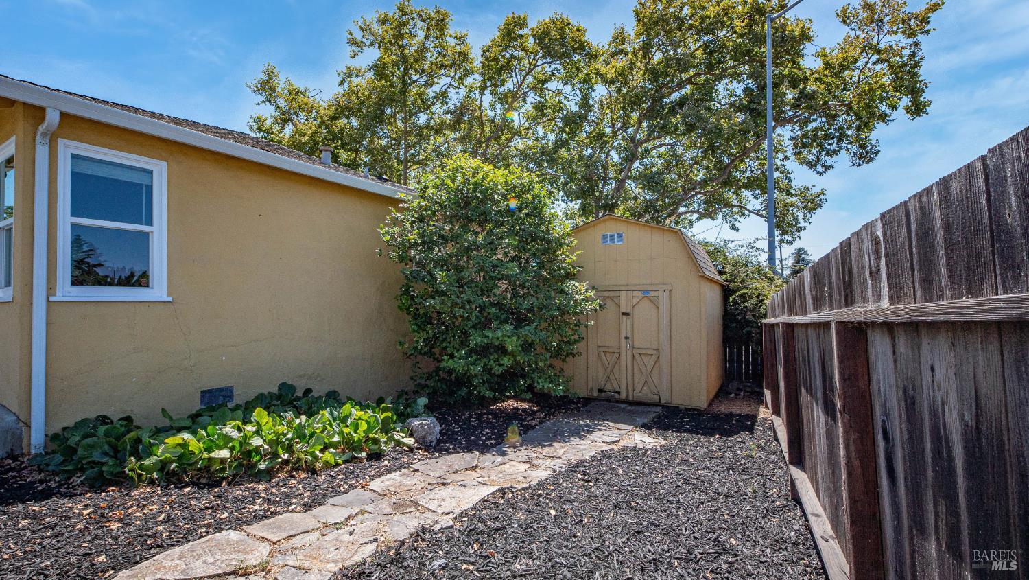 46 Hermosa Ave