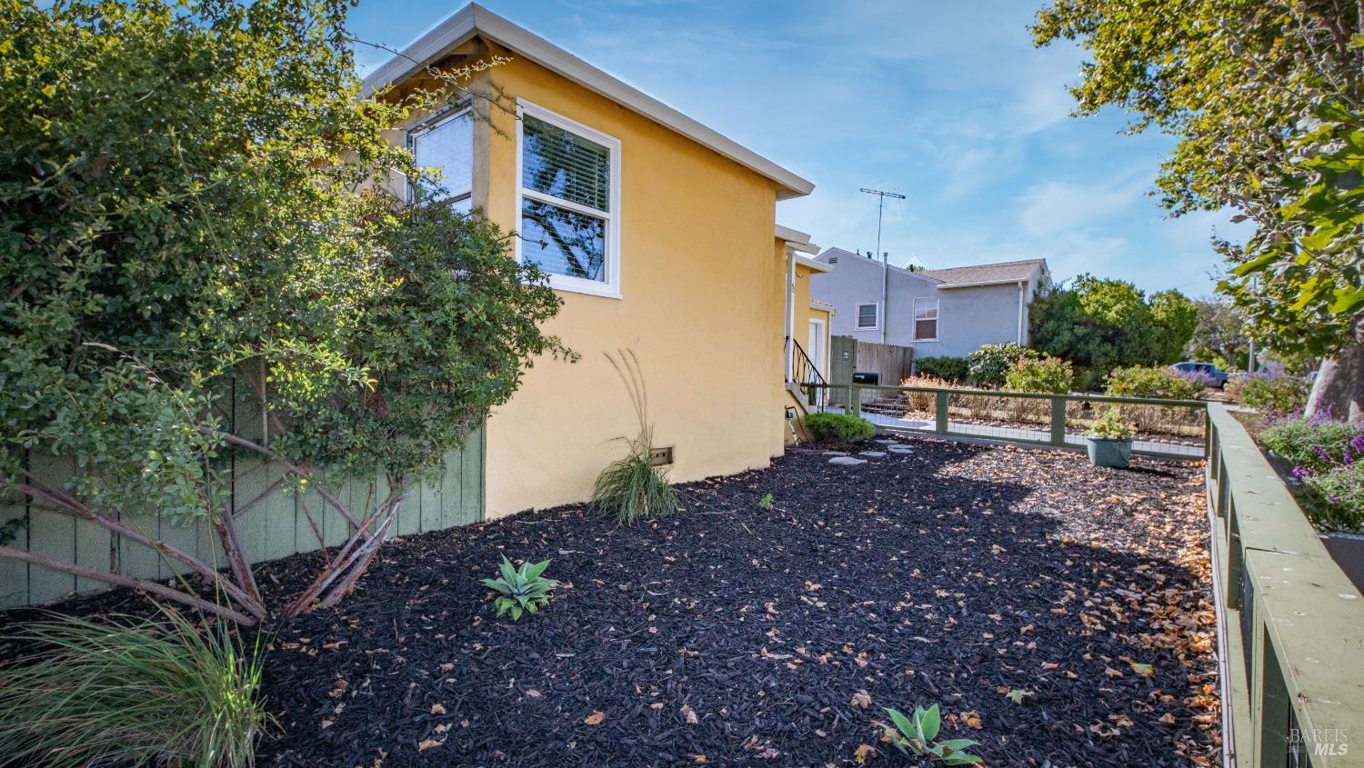 46 Hermosa Ave
