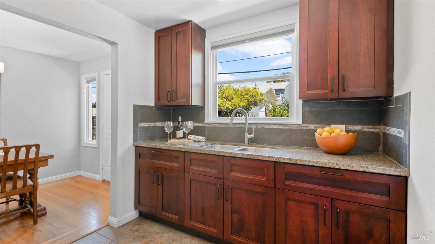 46 Hermosa Ave
